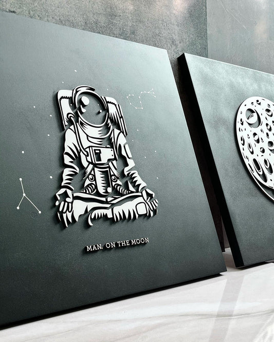 Man & the moon | Cuadros decorativos