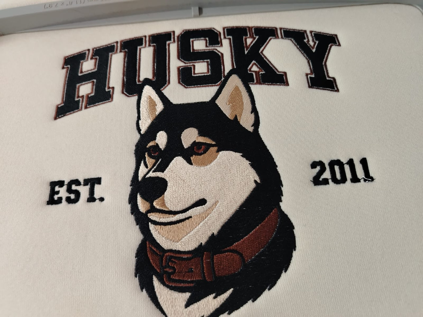 Husky | Sudadera bordada